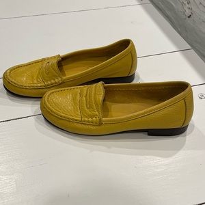 ANTONIO MELANI leather yellow loafers size 8,5